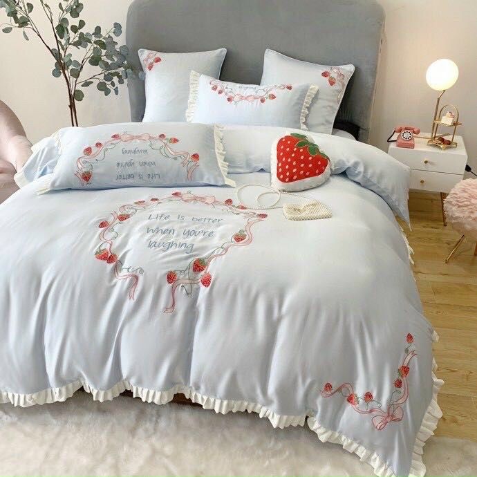 Set Chăn Ga Gối Lụa thêu dâu tây khung tròn 60S