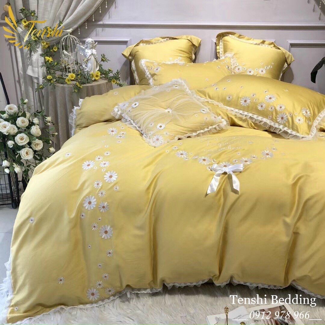 Set Chăn Ga Lụa Cúc Vàng Phối Ren