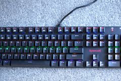 Bàn phím cơ gaming Redragon Rudra K565