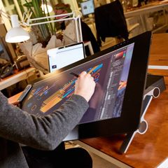 Bảng vẽ Wacom Cintiq Pro 32 DTH-3220