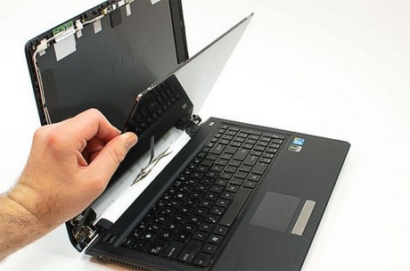 Xử lý lỗi lỏng cáp màn hình khiến màn hình laptop bị chớp nháy
