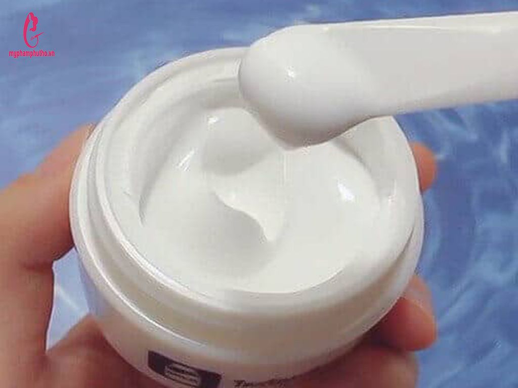 Cách dùng Kem dưỡng trắng da Instawhite tone up cream Meishoku Nhật Bản