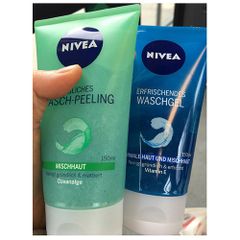 Sữa rửa mặt Nivea tagliches wasch peeling