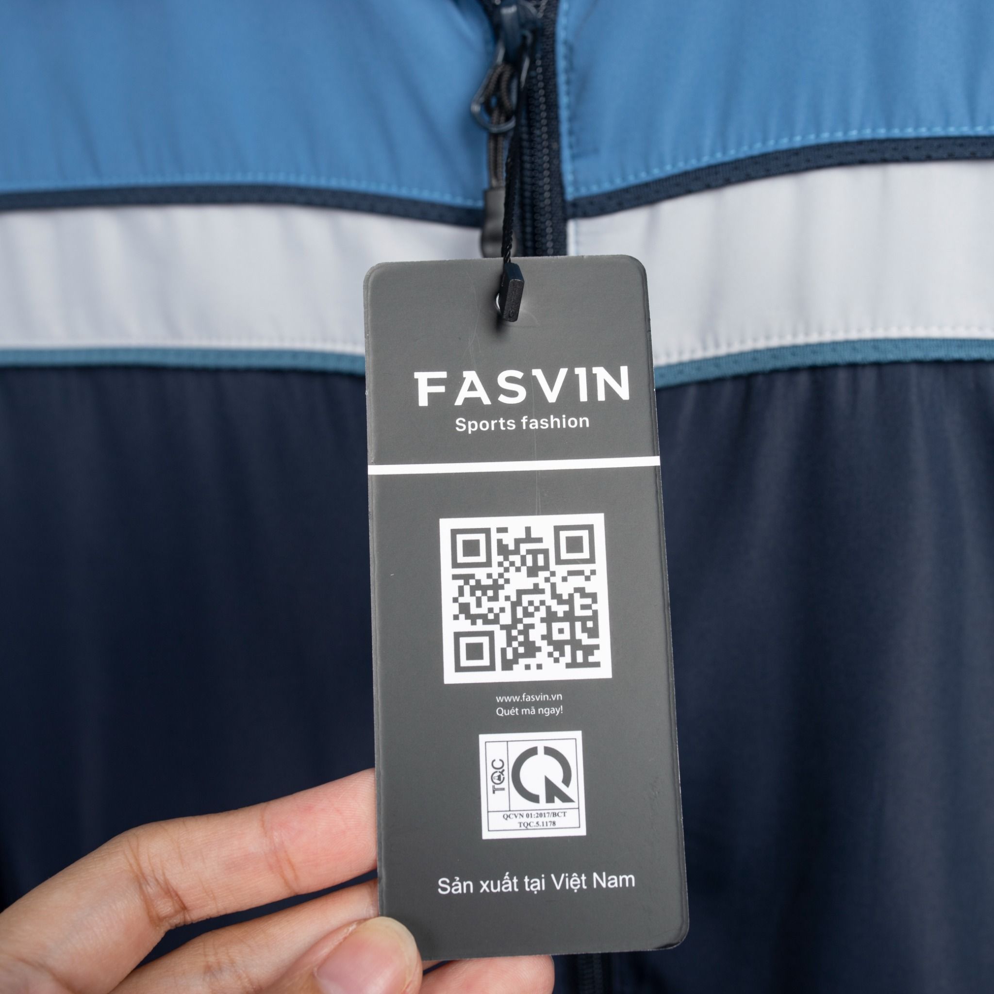 Bộ Quần Áo Gió Thể Thao Nam FASVIN BD24638 02 Lớp Lót Thun Dày Dặn Ấm Áp Chất Vải Và Phom Dáng Rất Đẹp