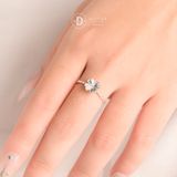  Lucky Flower Ring - Nhẫn Nữ Bạc 925 Cỏ 4 Lá Đính Đá May Mắn Ddreamer 2670NH 