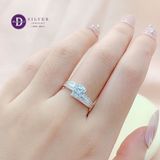  Silver Ring - Nhẫn Bạc 925 Cao Cấp - Nhẫn Premium 3 Line Đá Chéo Đá Chủ 6li - P2631NH - Ddreamer 