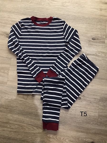 Bộ dài sọc trắng cổ đỏ - T5