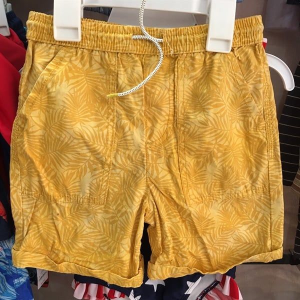 Quần short kaki vàng lá bé trai