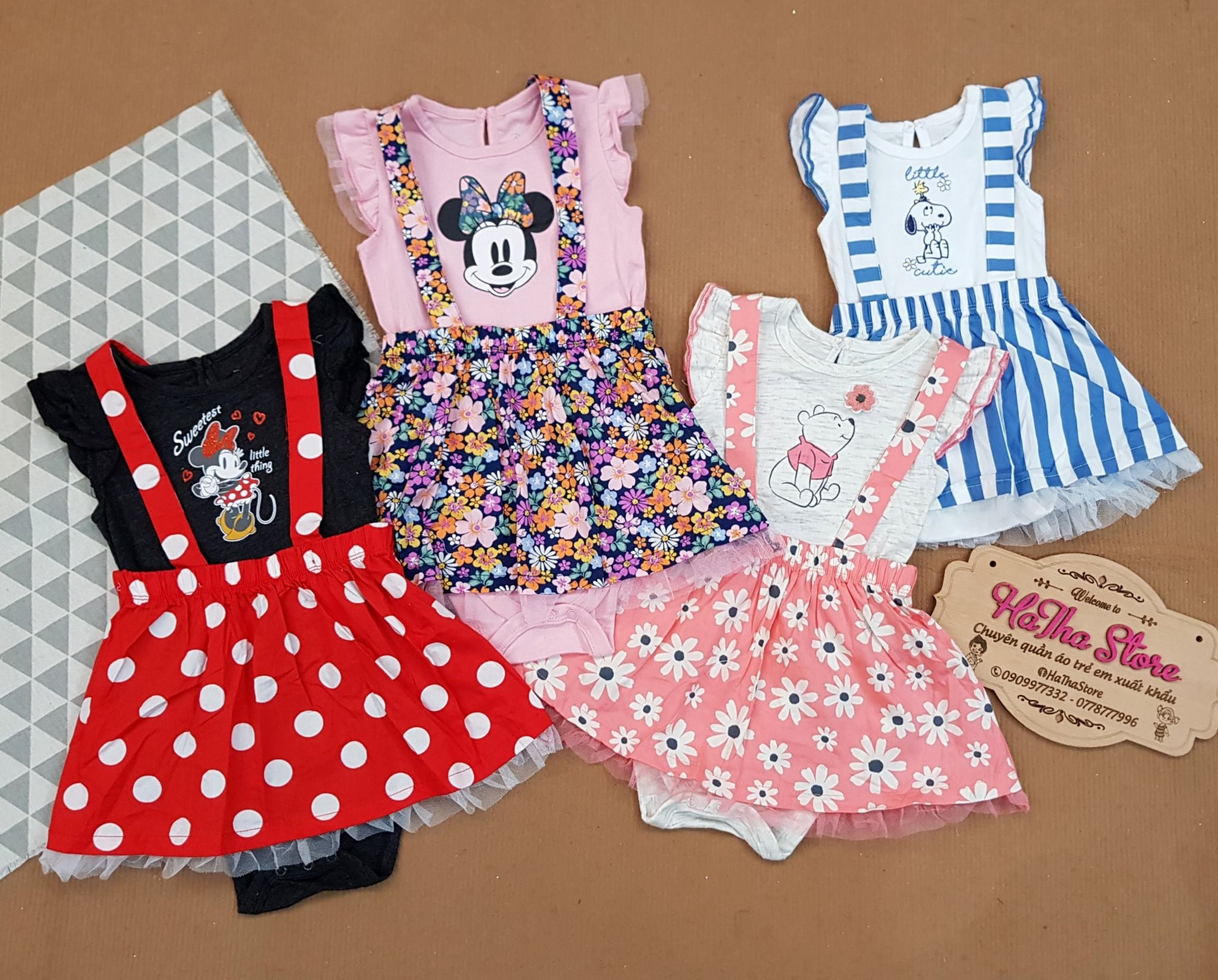 Set yếm váy Disney đỏ Mickey bé gái