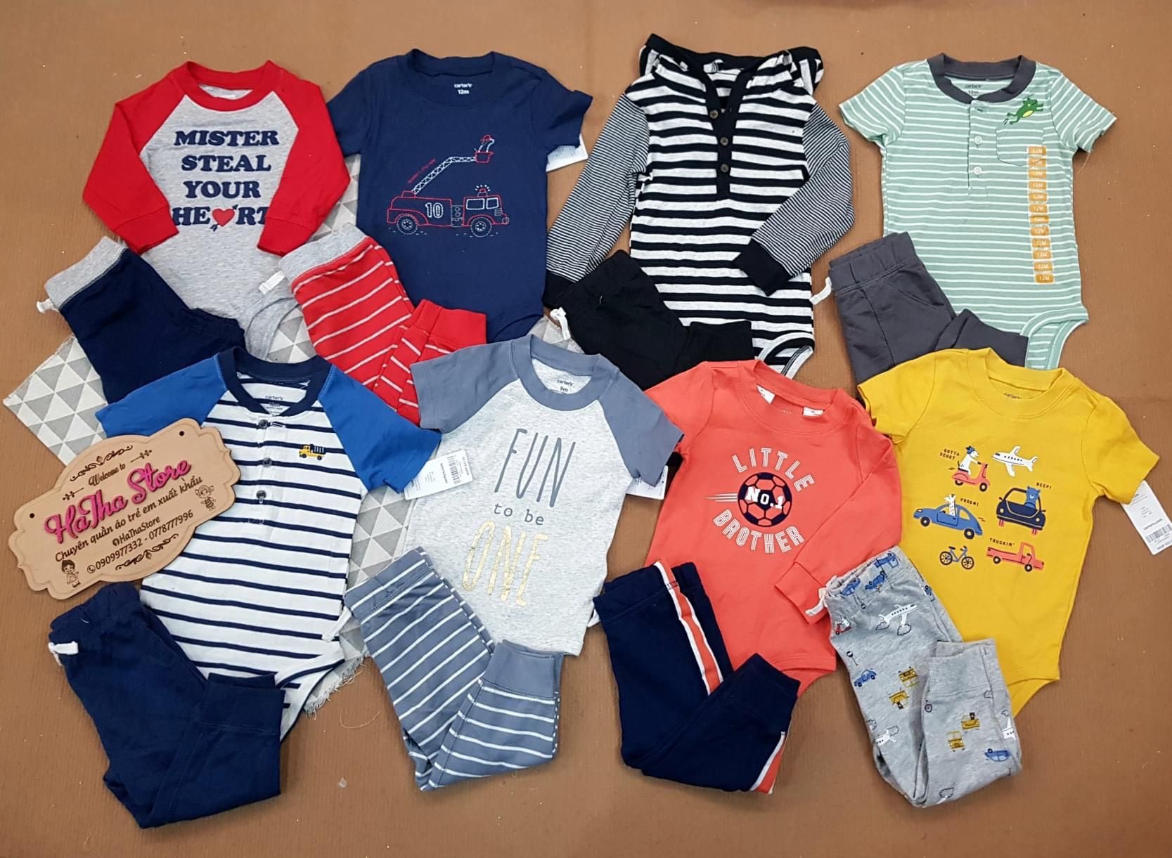 Set Bodysuit & Quần đen sọc trắng bé trai