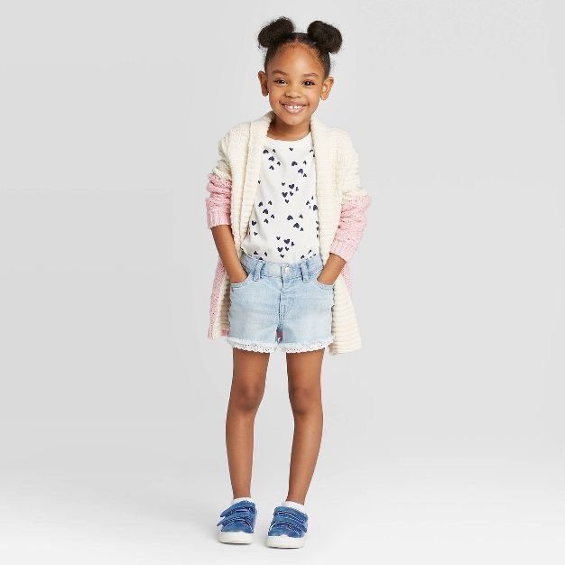 Quần short jean C&J xanh nhạt ren bé gái