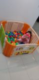 Quây 4 cạnh có cửa và đồ chơi màu be