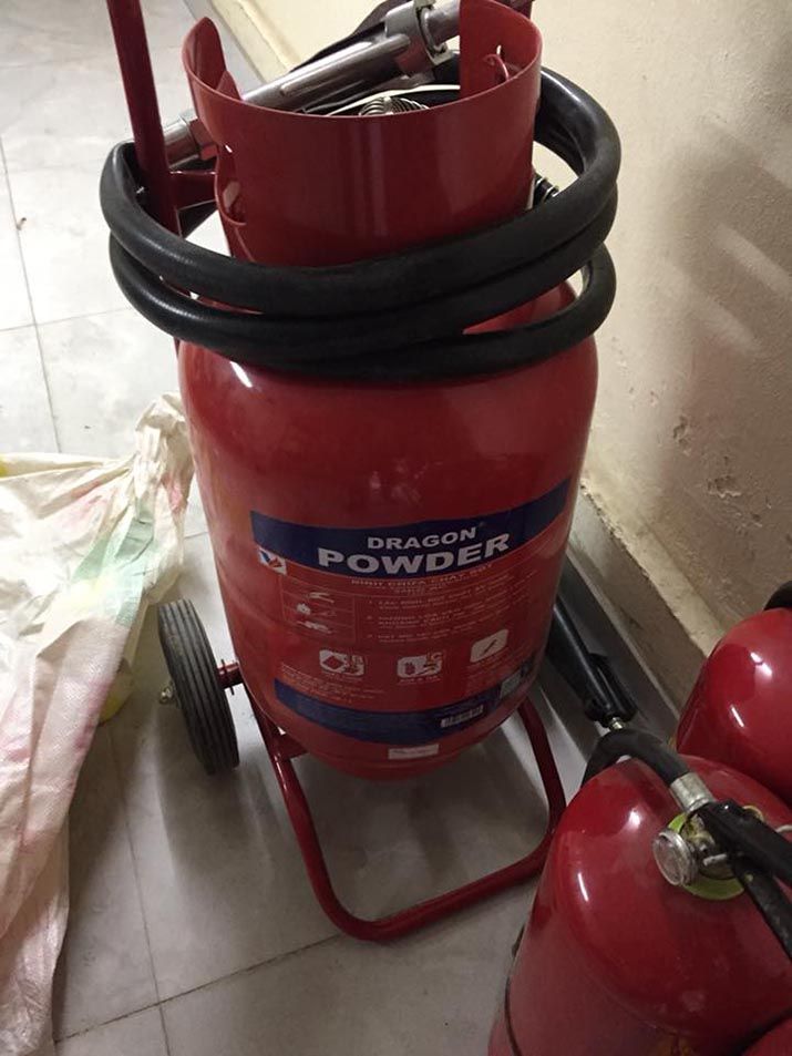 Bình chữa cháy xe đẩy bột 35 kg, hiệu Dragon