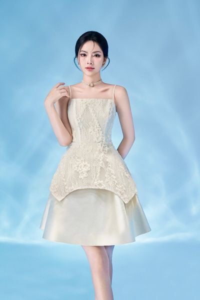  Brynn Lace Dress 