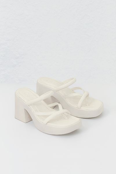  Zelda Cream Sandals 