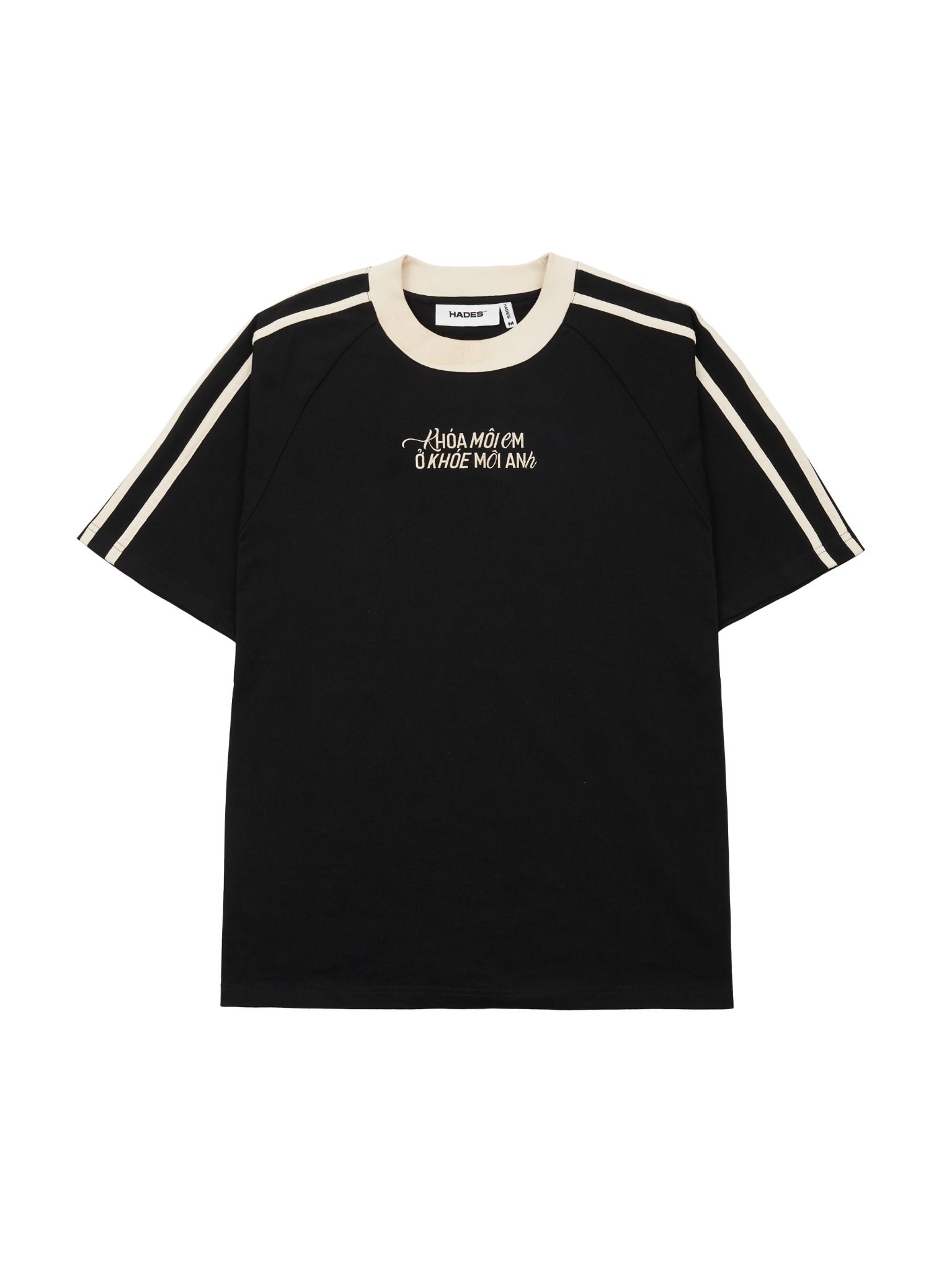 BUCKLE LIPS TEE