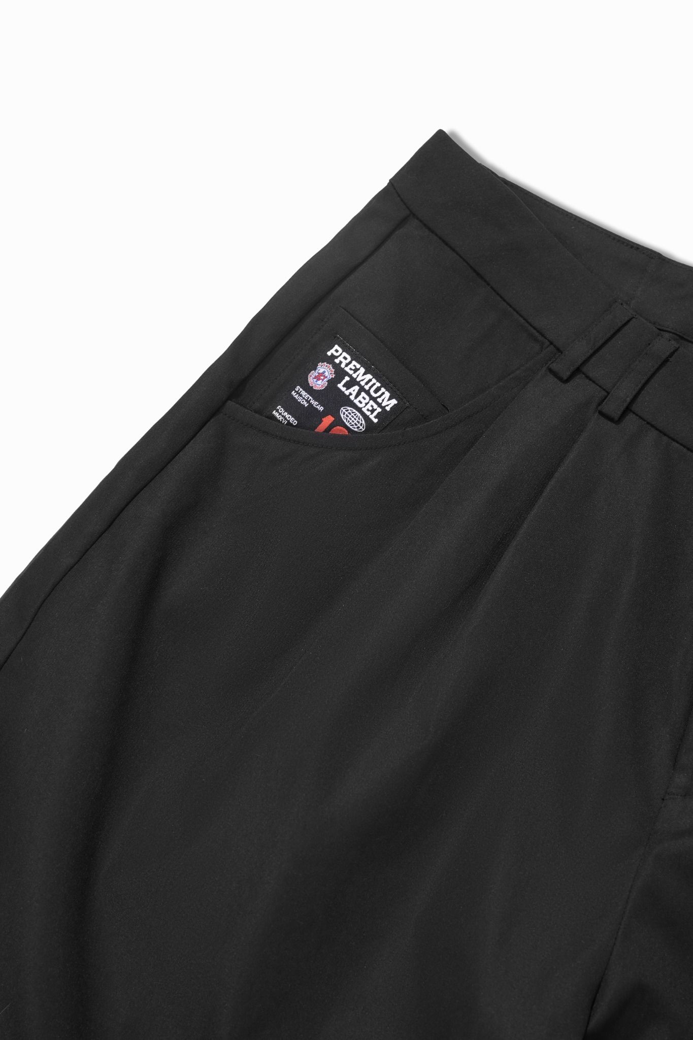 HADES PLEATED CASUAL SHORTS
