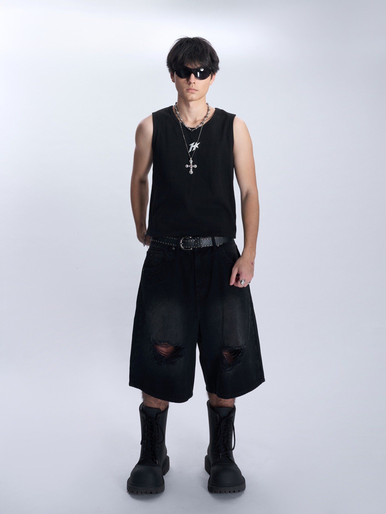 HADES BLACKOUT DISTRESS WASH JEAN SHORTS