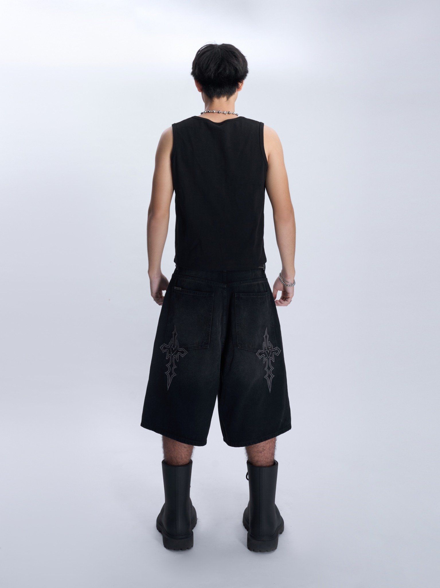 HADES BLACKOUT DISTRESS WASH JEAN SHORTS