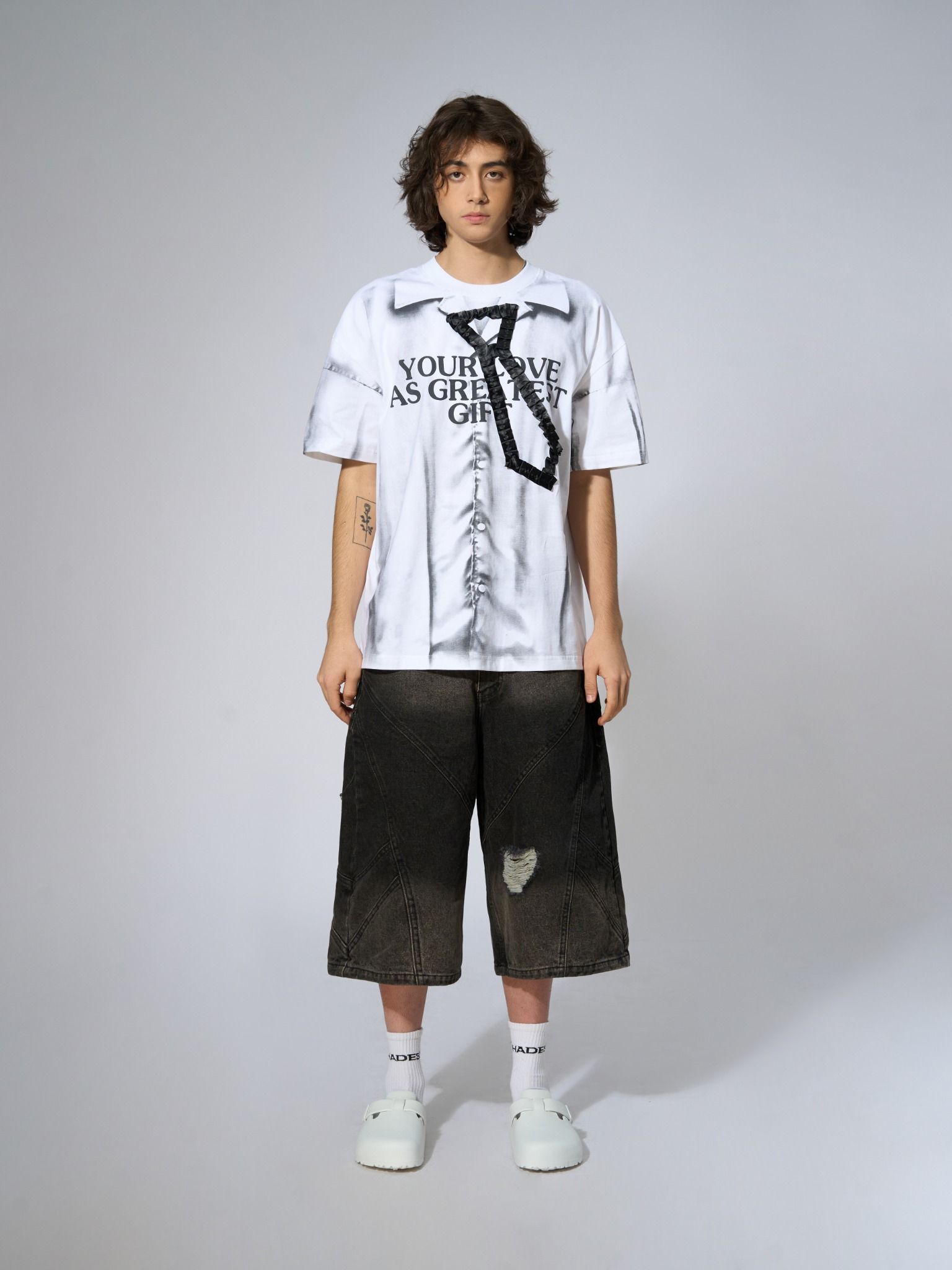 HADES CERISE CRAVAT TEE