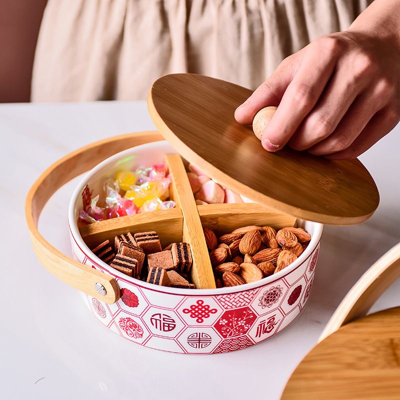 Khay mứt, hộp mứt 4 ngăn bằng sứ nắp tre phong cách Bắc Âu - chất liệu cao cấp - Bamboo Home