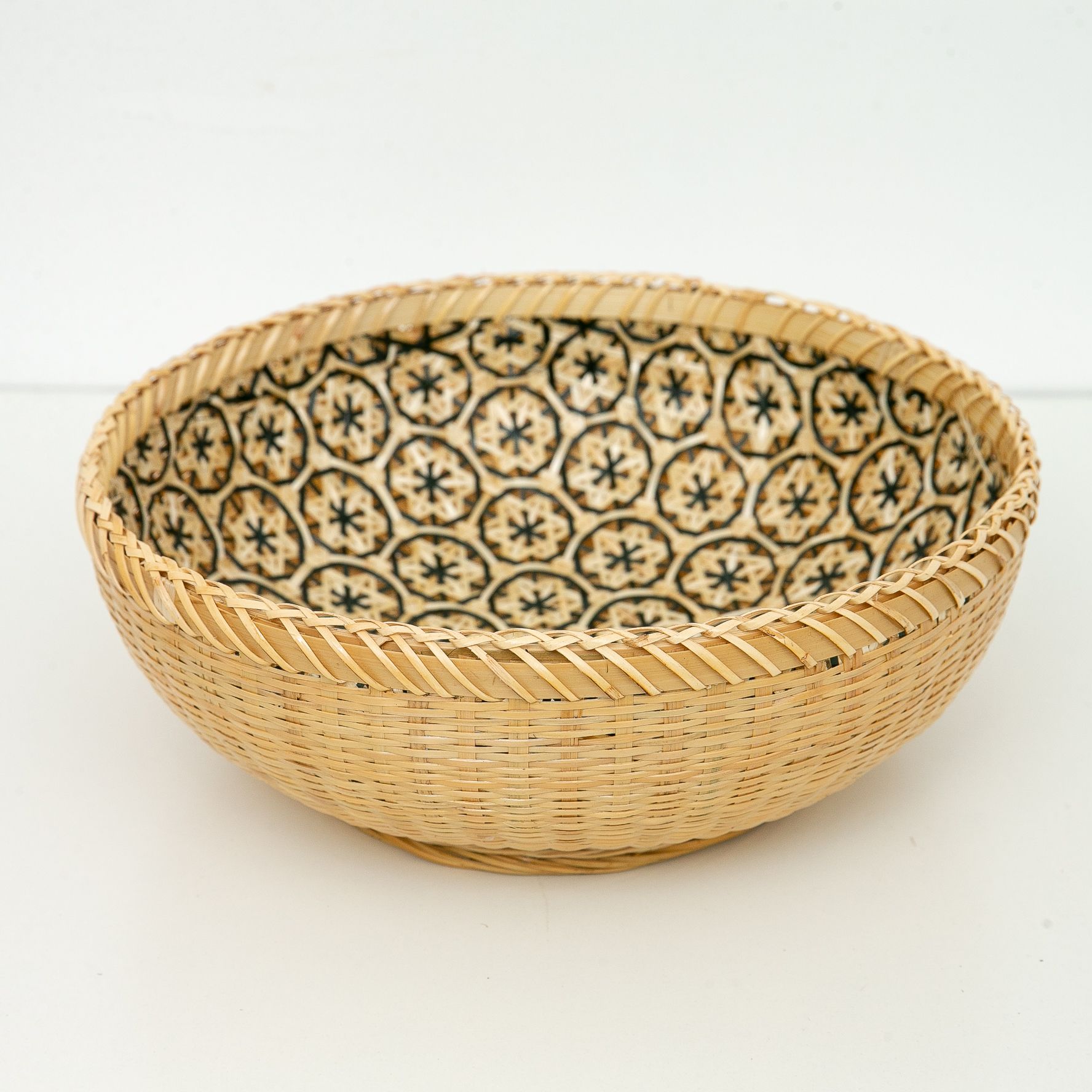 Bát tre hoa thị đen đan 2 lớp - The bamboo
