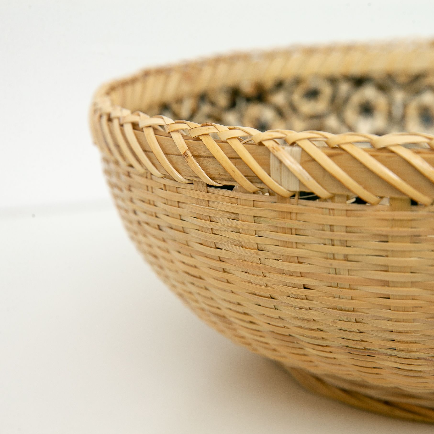 Bát tre hoa thị đen đan 2 lớp - The bamboo