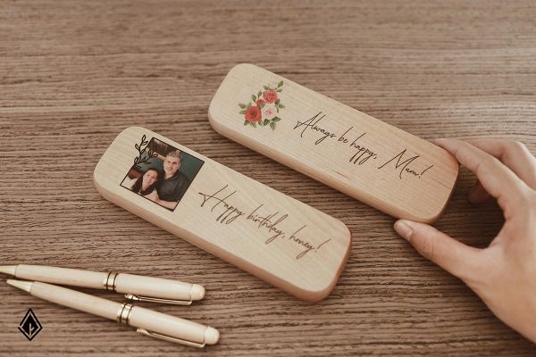 Set bút và hộp bút gỗ Maple | In UV theo yêu cầu