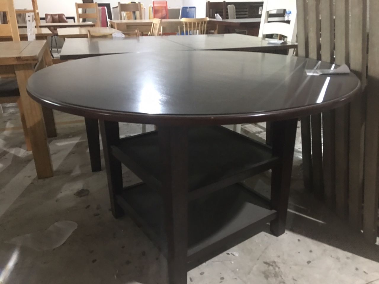 Bàn ăn gỗ tròn 1m2