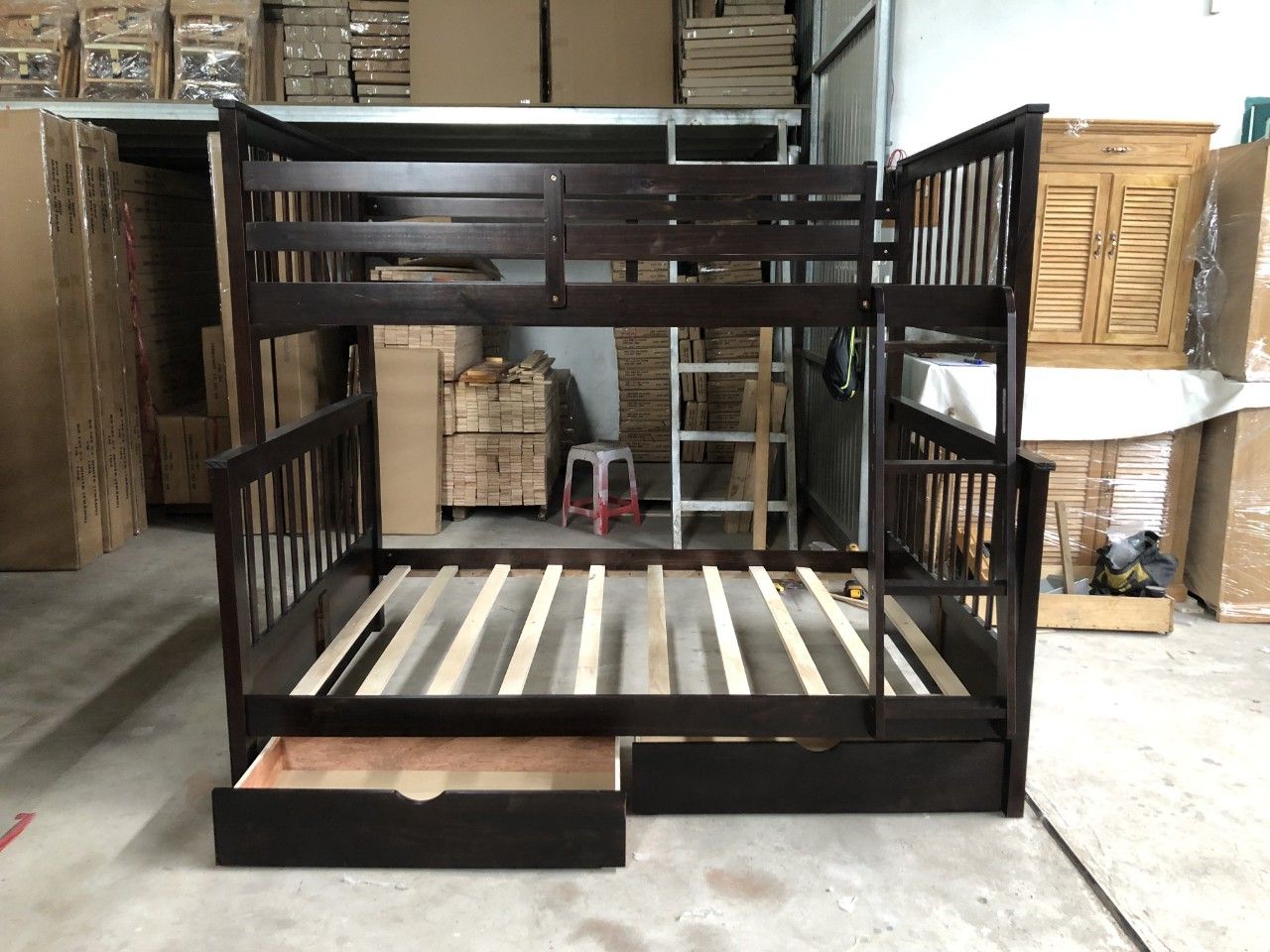 Giường tầng gỗ xuất khẩu A018 2 tầng 1m/1m2 màu nâu
