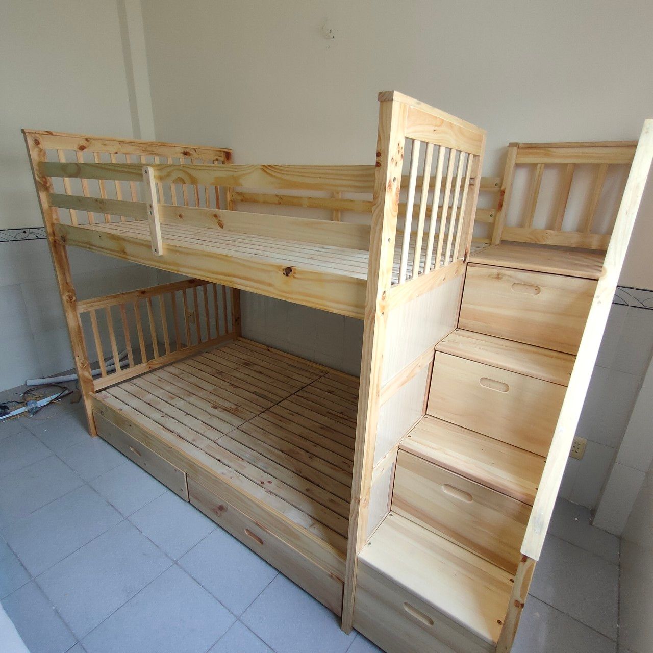 Giường 2 tầng A168 1m2/1m2 vàng