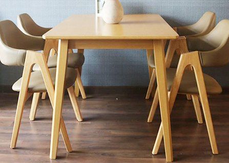 BÀN GỖ CAFE 4 GHẾ CHỮ A VÀNG