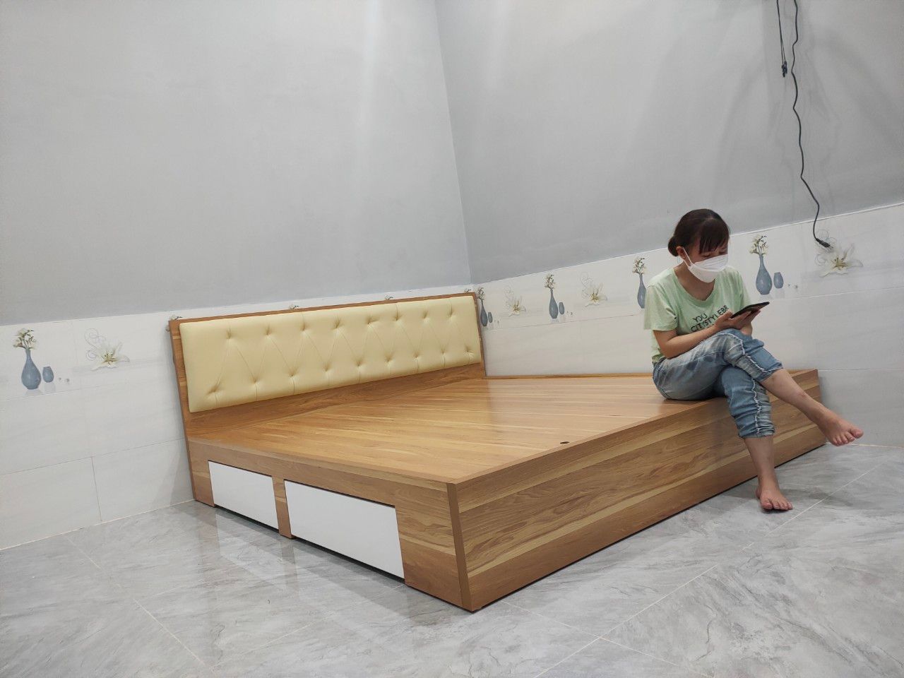  Giường ngủ mdf melamine vip 1m8 nâu kem 