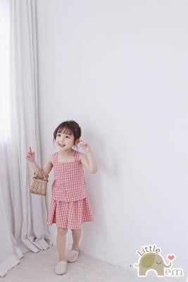 Set váy caro và áo 2 dây cho bé gái