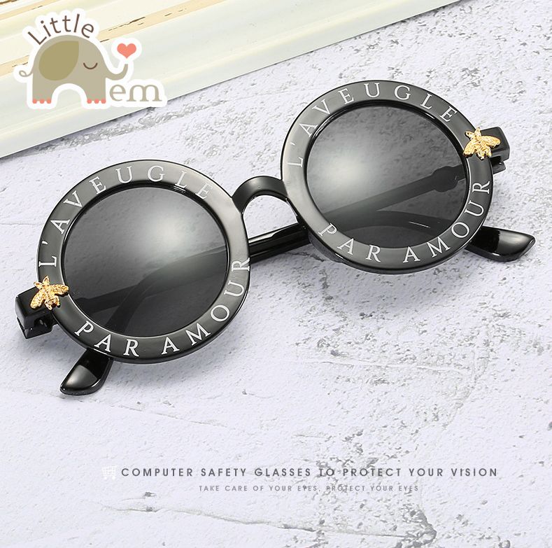 Kính râm/ Kính mát thời trang chống tia UV cho bé _ Letter Bee