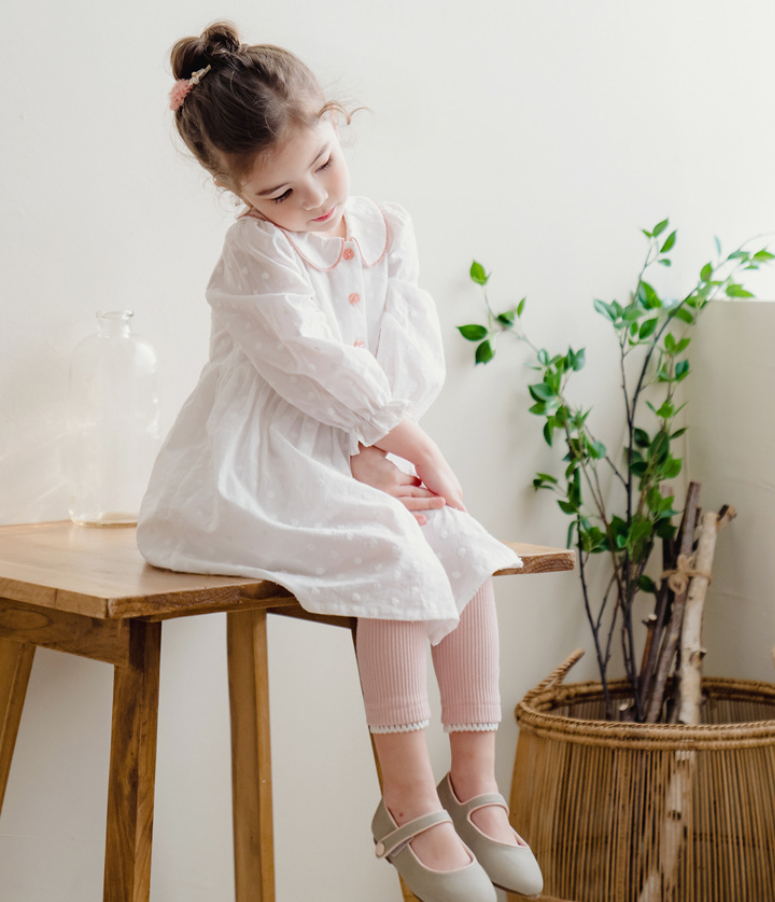 Váy bé gái Hàn Quốc Bebezoo _ Hoa nhí cổ sen