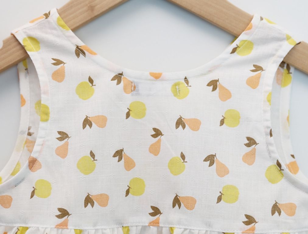 Bộ đồ bé gái Hàn Quốc Bebezoo sát nách _ Yellow Pear