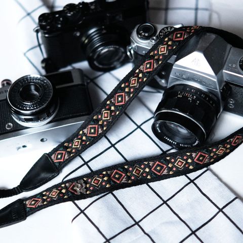  Dây đeo máy ảnh thêu thổ cẩm bản nhỏ Made by Cammix 