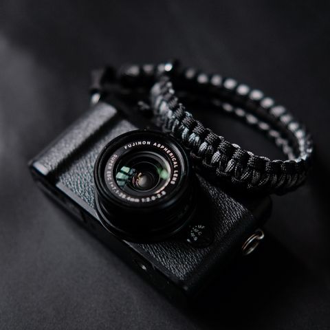  Dây đeo máy ảnh cổ tay Cammix - Xám đen - Dây Dù Paracord - Dây đeo cổ tay Wrist strap cho máy Fujifilm, Sony, Canon, Nikon 