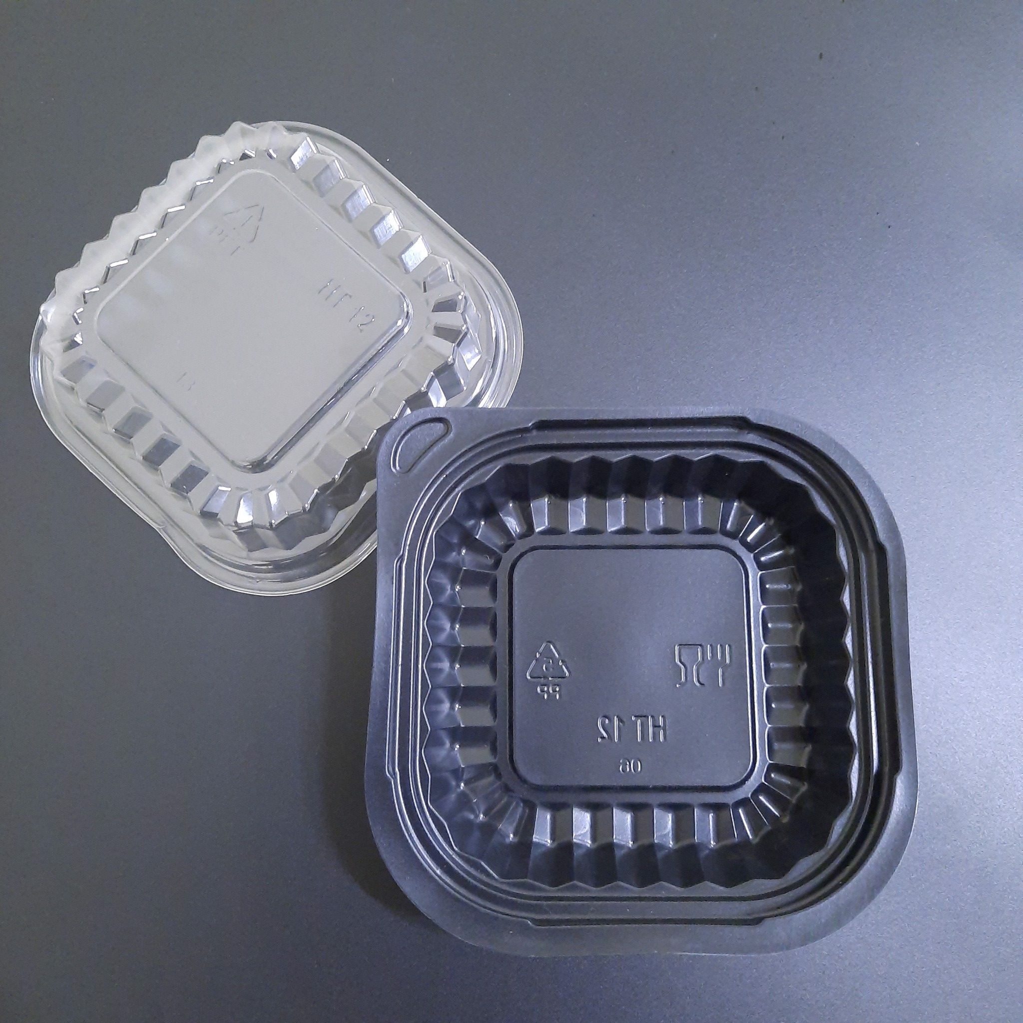Hộp nhựa đế đen HT-12, Hộp Nhựa HT-12 / Hộp Đựng Burger, Bánh Bao, Xôi,...