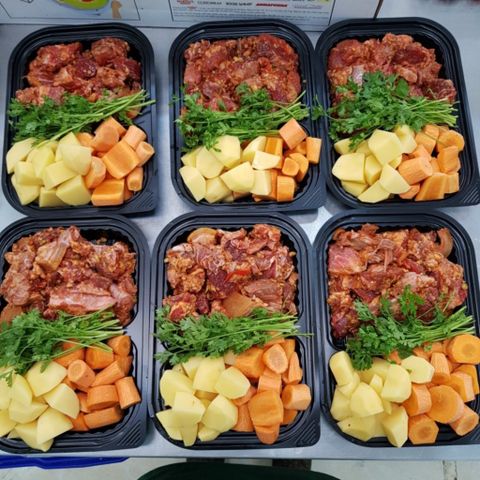 Khay nhựa đế đen HT-17, Hộp Nhựa HT-17 2 Ngăn / Hộp Đựng Thức Ăn, Trái Cây