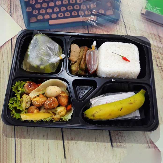 HỘP CƠM 5 NGĂN, khay cơm đế đen 5 ngăn/ Hộp cơm văn phòng, sử dụng được Lò vi sóng