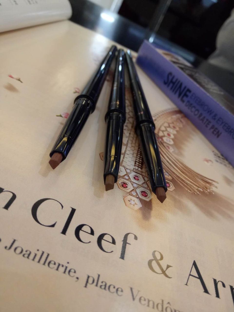 BÚT ĐIÊU KHẮC CHÂN MÀY EYEBROW DECORATE PEN N0.03