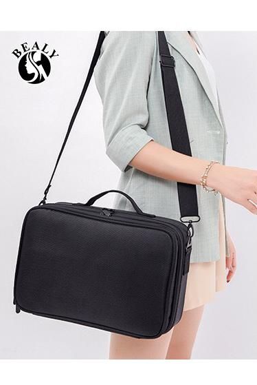 CỐP ĐỰNG DỤNG CỤ TRANG ĐIỂM MÀU ĐEN