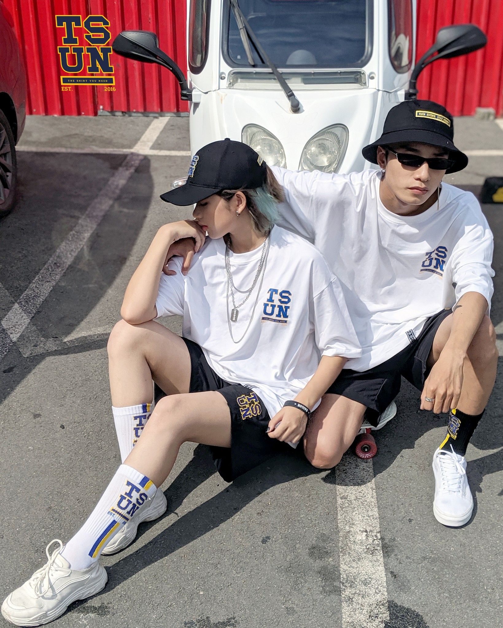 SIGNATURE LOGO/TEE-WHITE