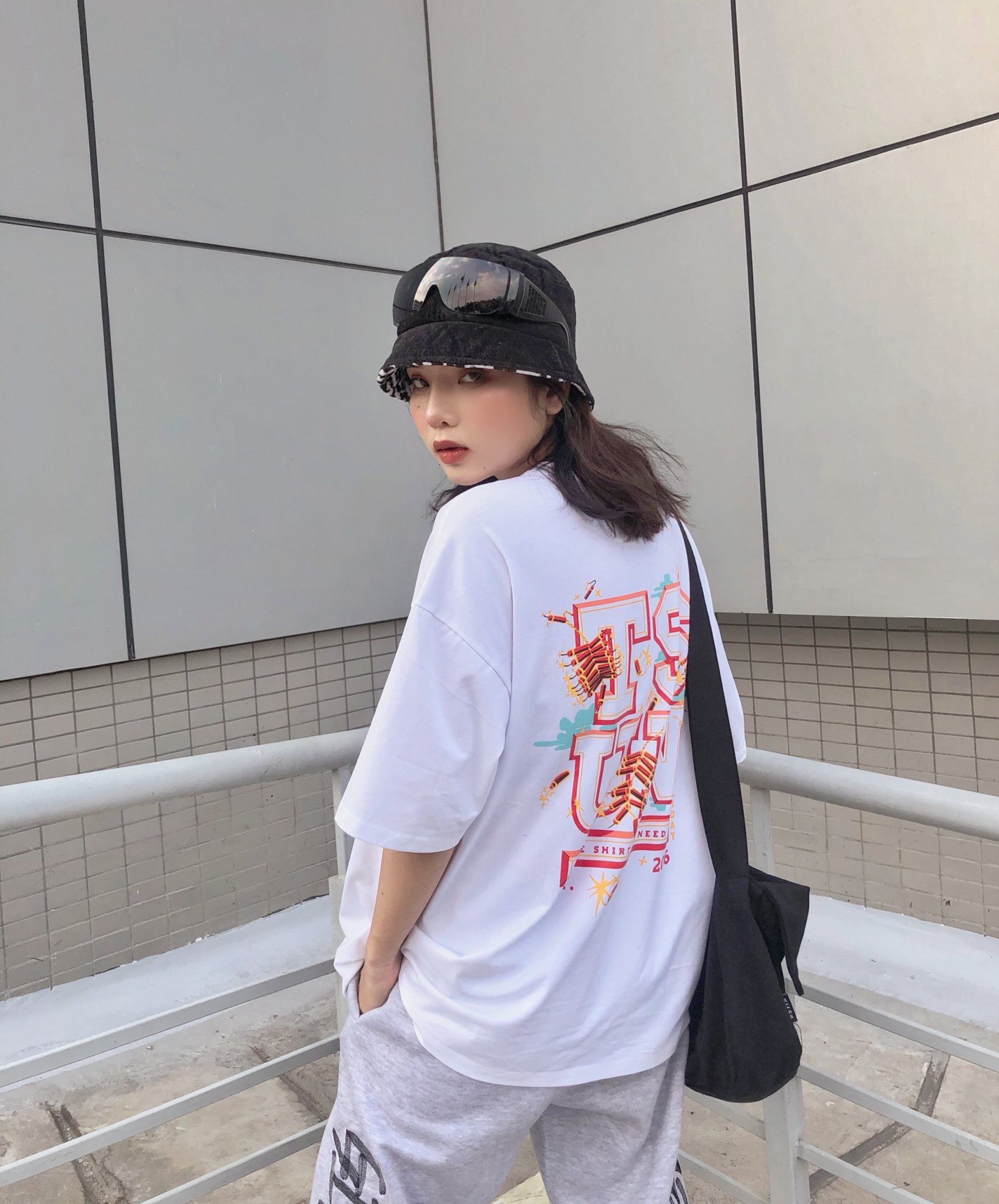 Pháo Tết Tee/White