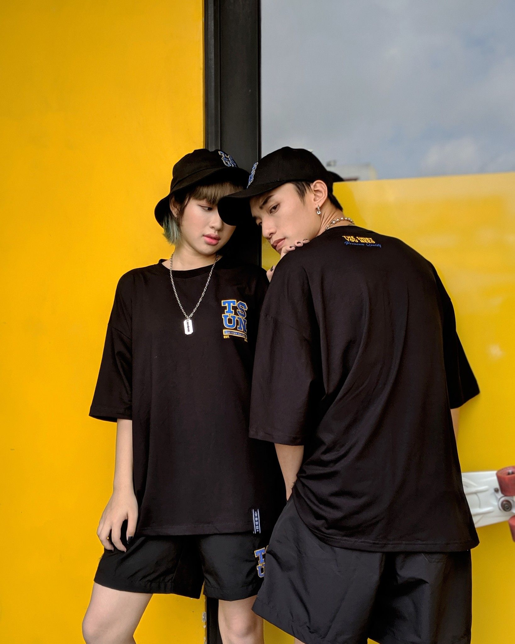 SIGNATURE LOGO/TEE-BLACK