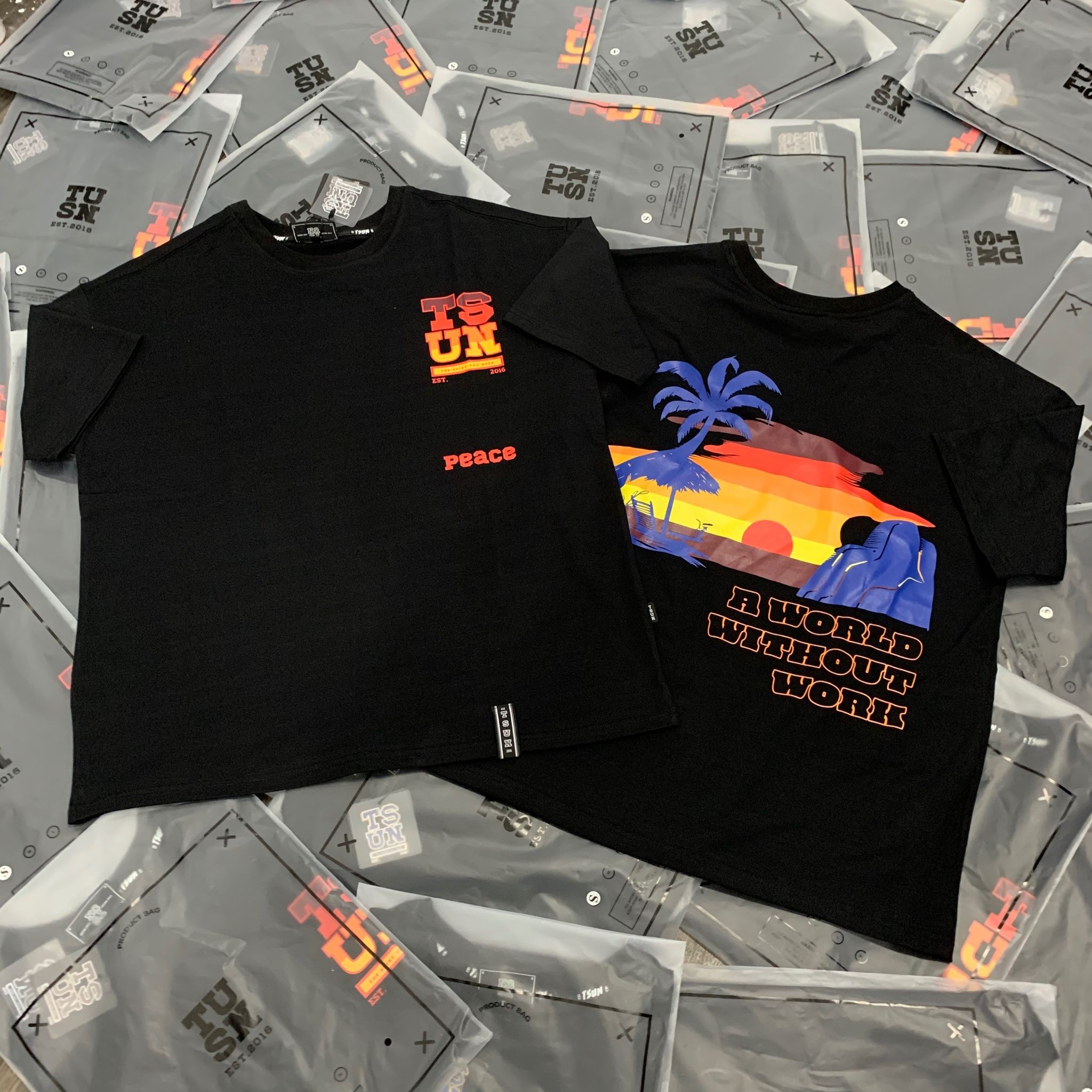 Relax Time Tee/Black