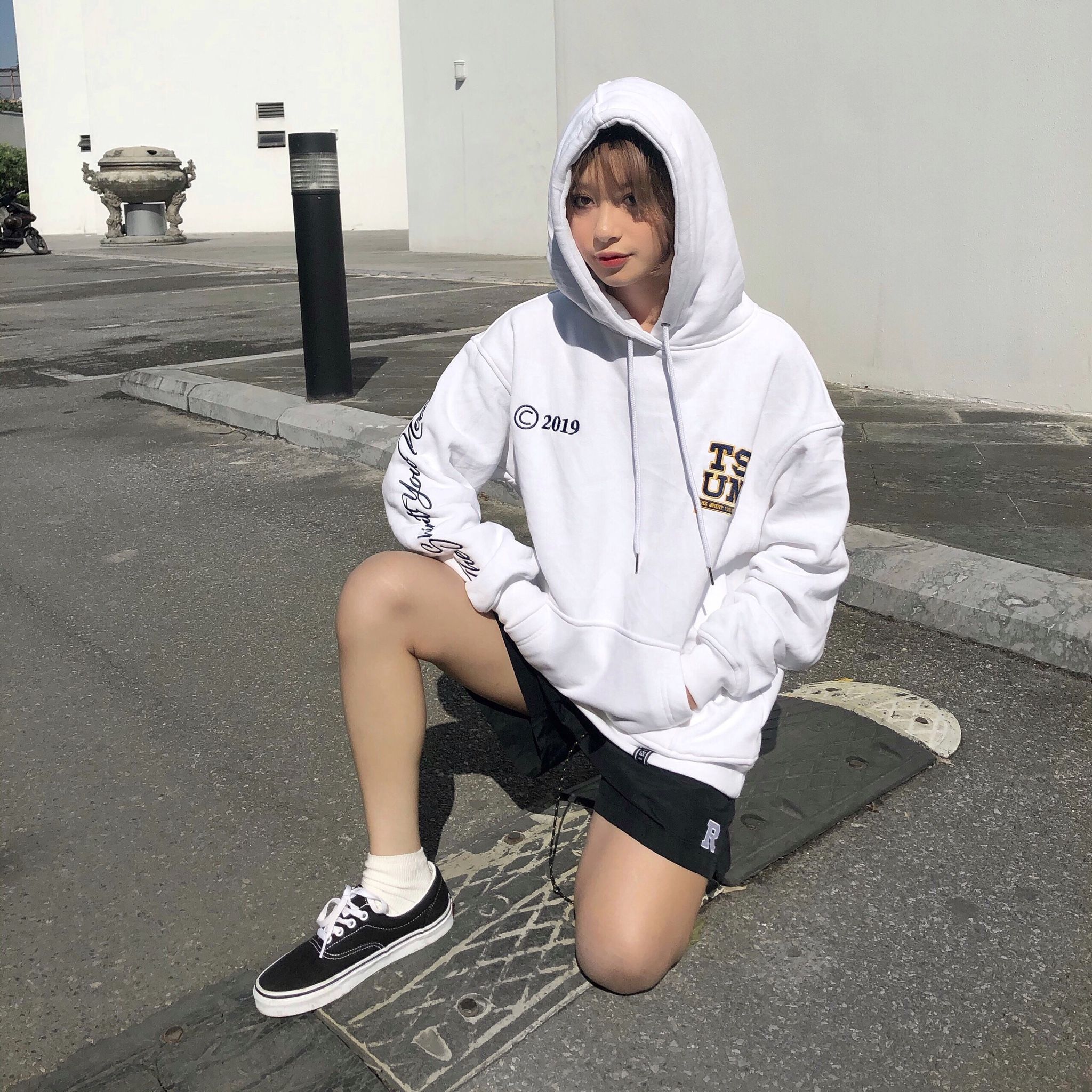 Signature Logo TSUN Hoodie/White