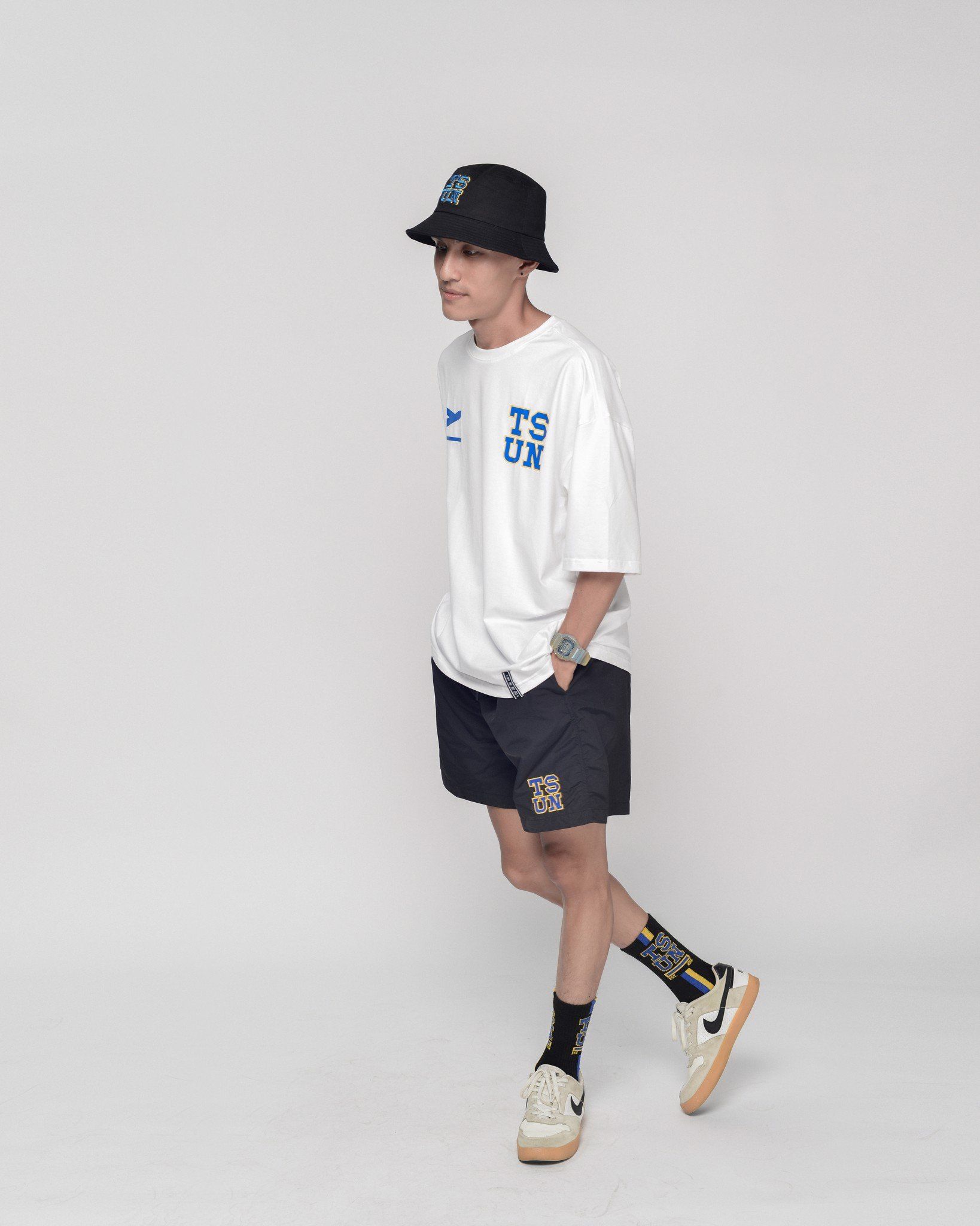 Busy Life/White